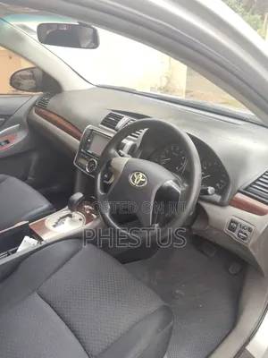 Toyota Premio 2013 Silver