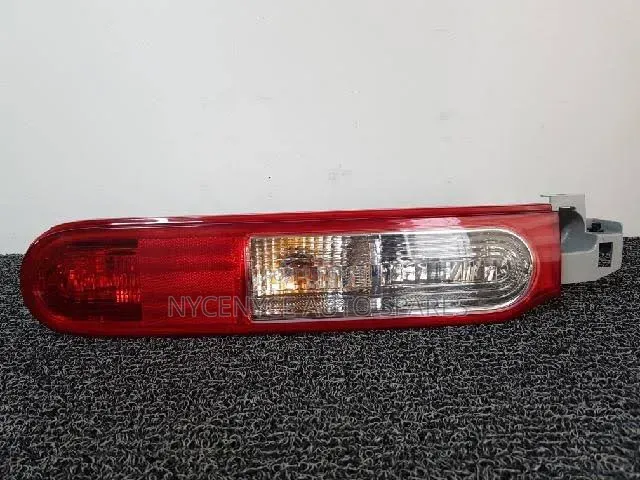 Tailight Nissan Cube