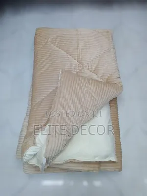 Luxurious Single Velvet Woollen Duvet – Honey Gold