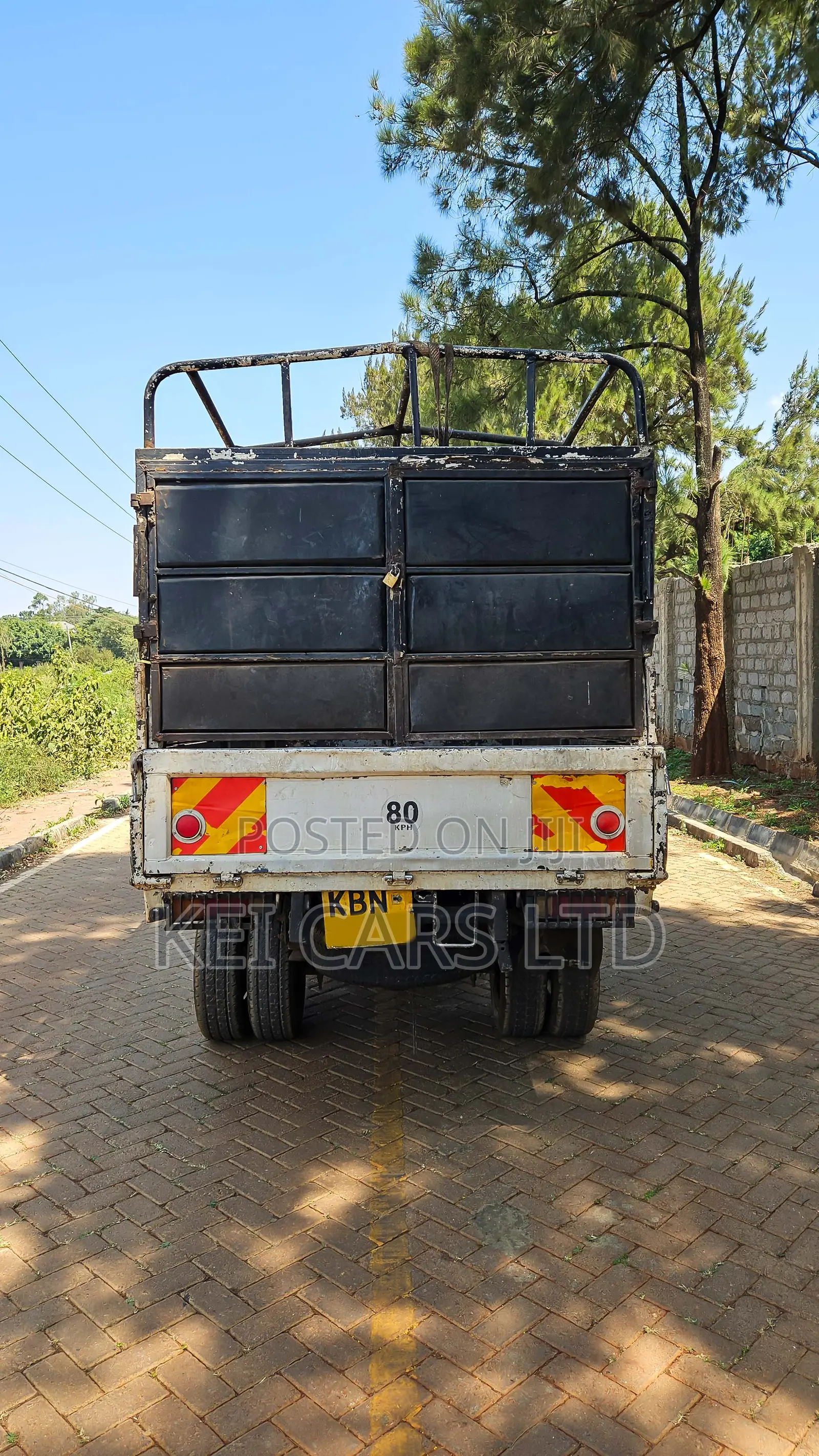 Mitsubishi Canter 2004 White