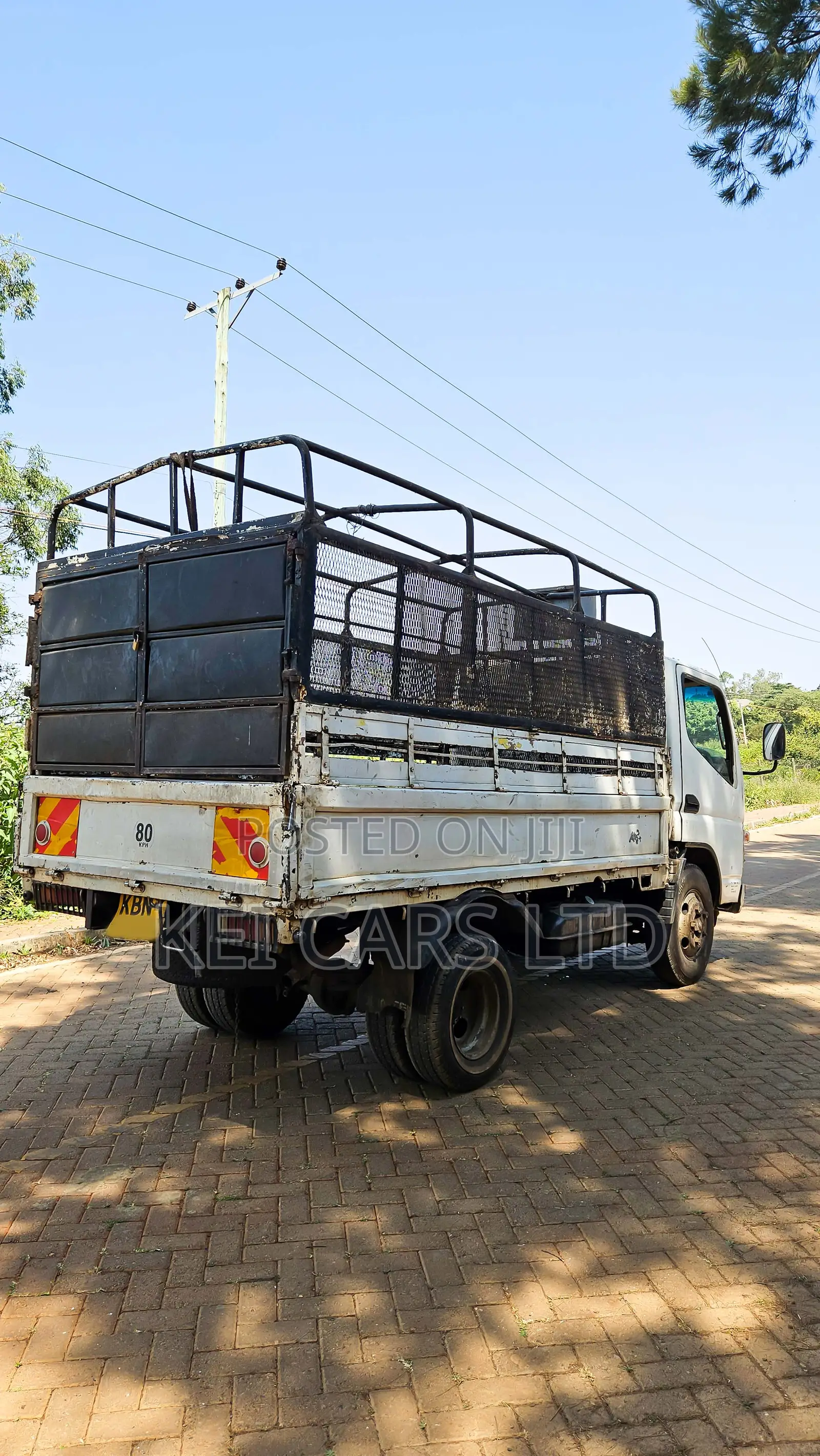 Mitsubishi Canter 2004 White
