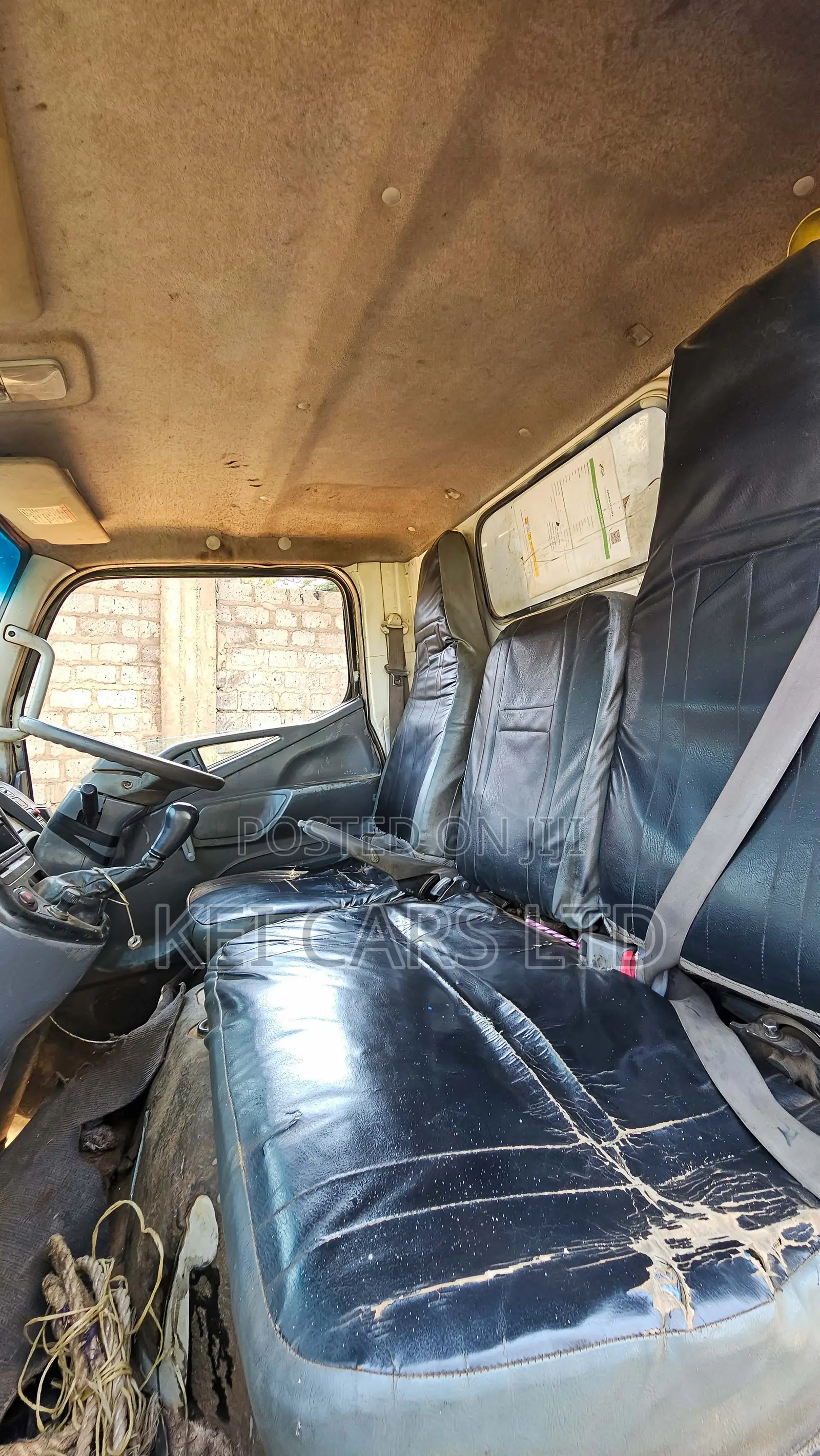 Mitsubishi Canter 2004 White