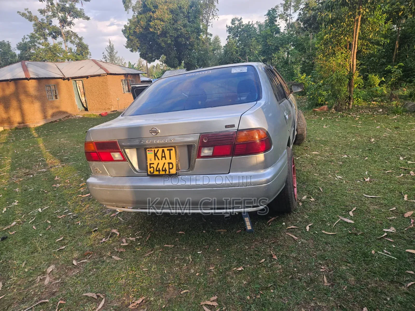 Nissan Sunny 1998 Silver
