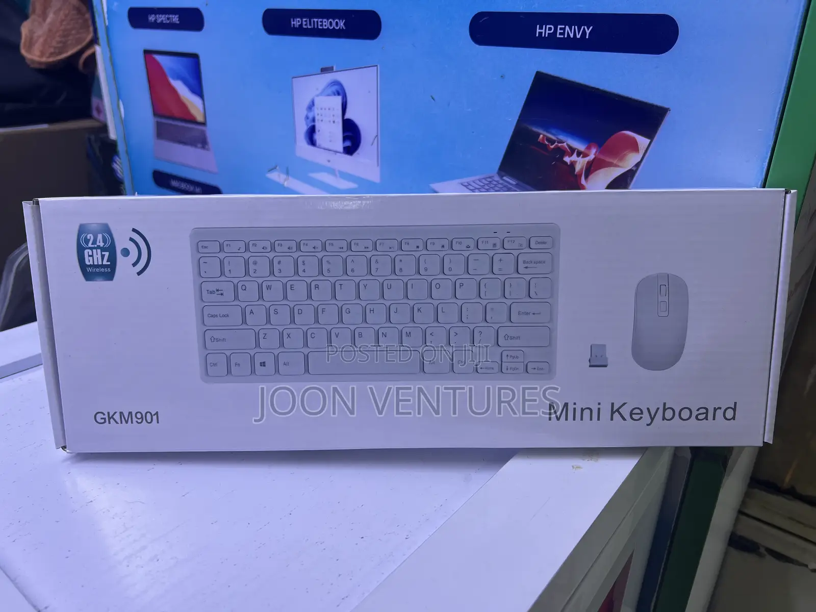 GKM901 Wireless Mini-Keyboard and Mouse Combo