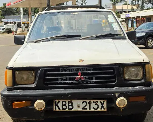Mitsubishi L200 2008 White