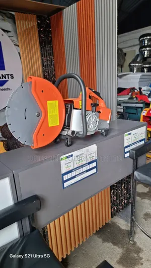 Petro Powerd Concrete Cut of Saw