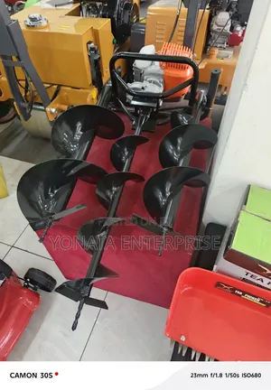 4 Stroke Hawking Earth Auger Machine With 4 Blades