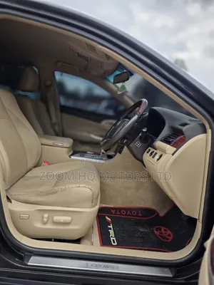 Toyota Crown 2011 Black