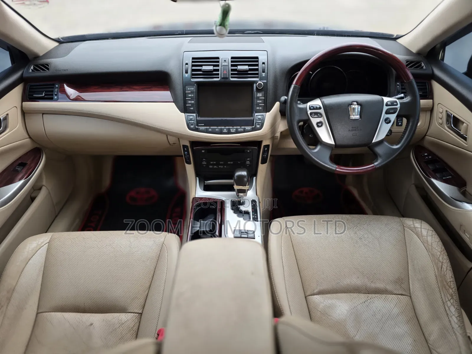 Toyota Crown 2011 Black