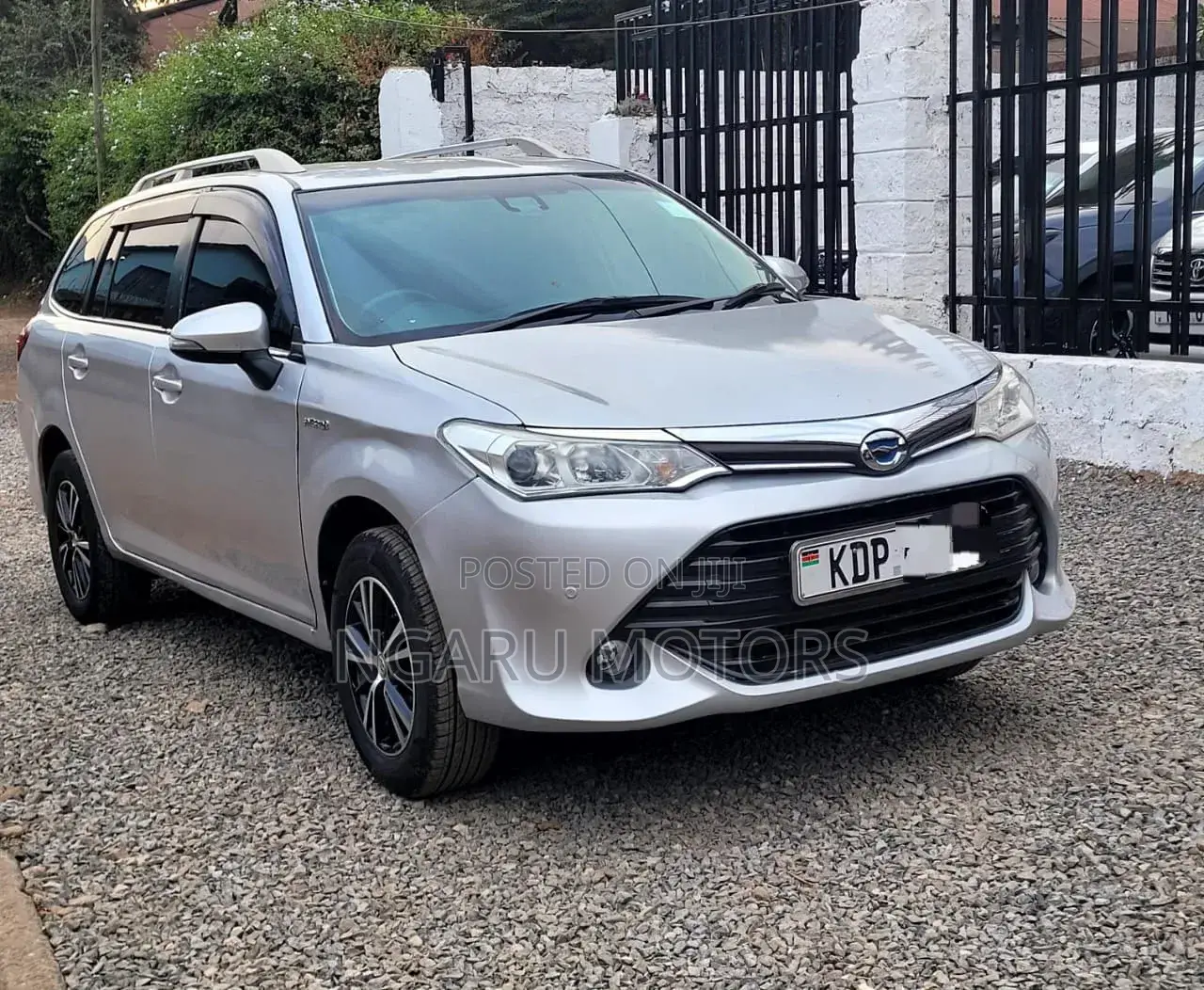 Toyota Corolla Fielder 2016 Silver