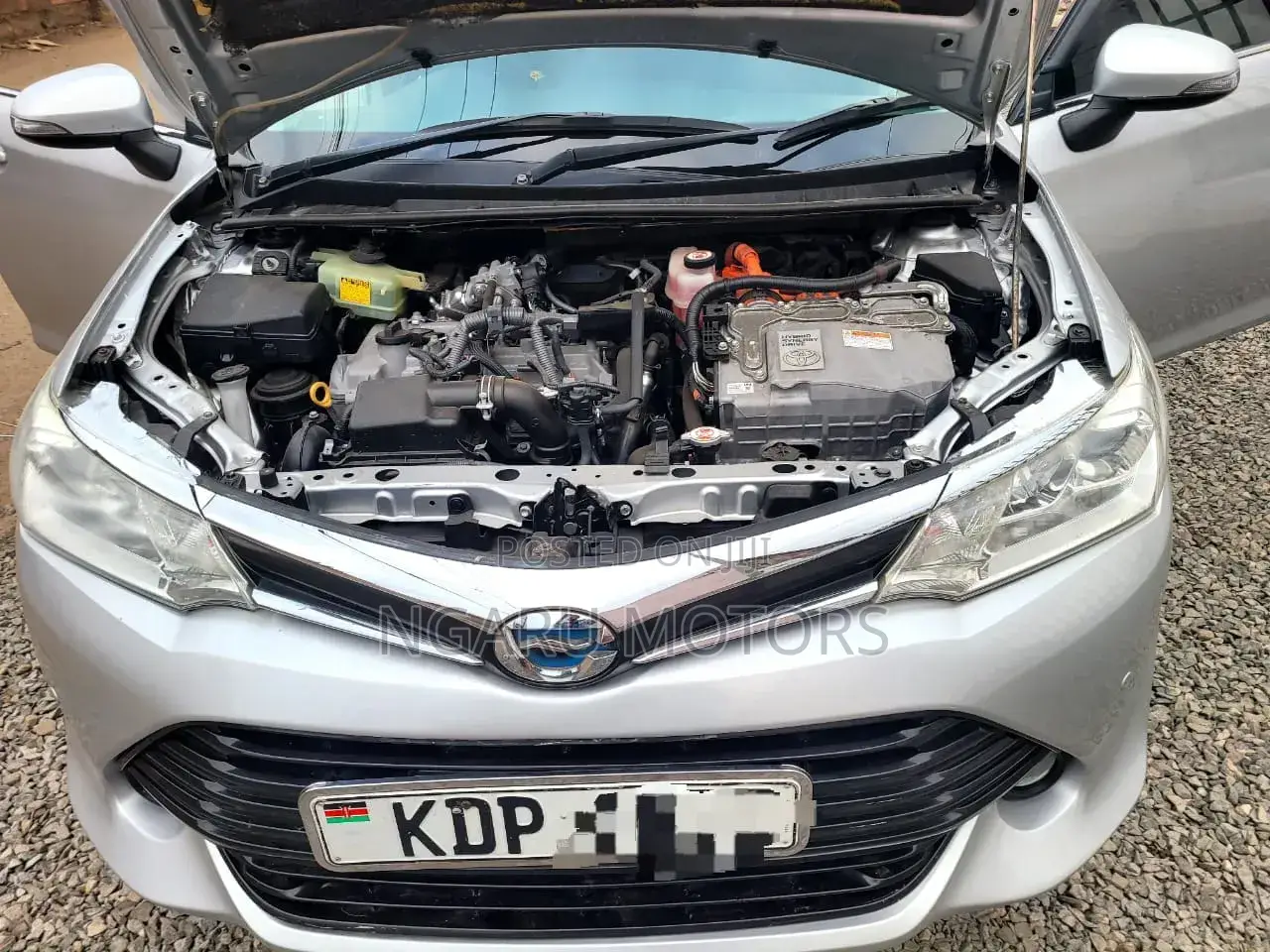 Toyota Corolla Fielder 2016 Silver