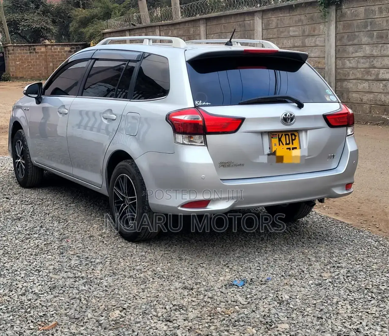 Toyota Corolla Fielder 2016 Silver