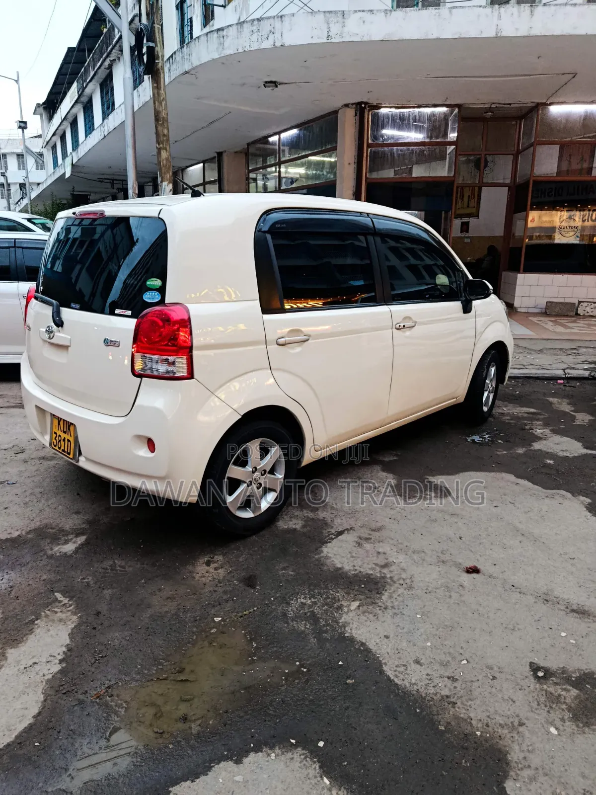 Toyota Porte 2015 Beige