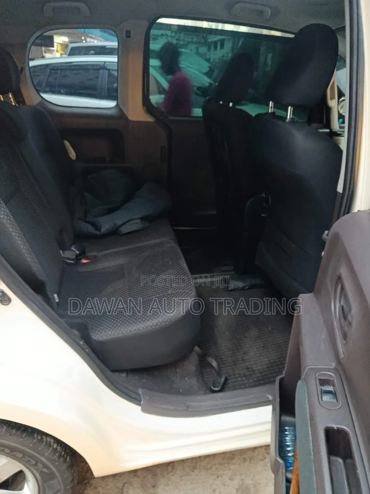 Toyota Porte 2015 Beige