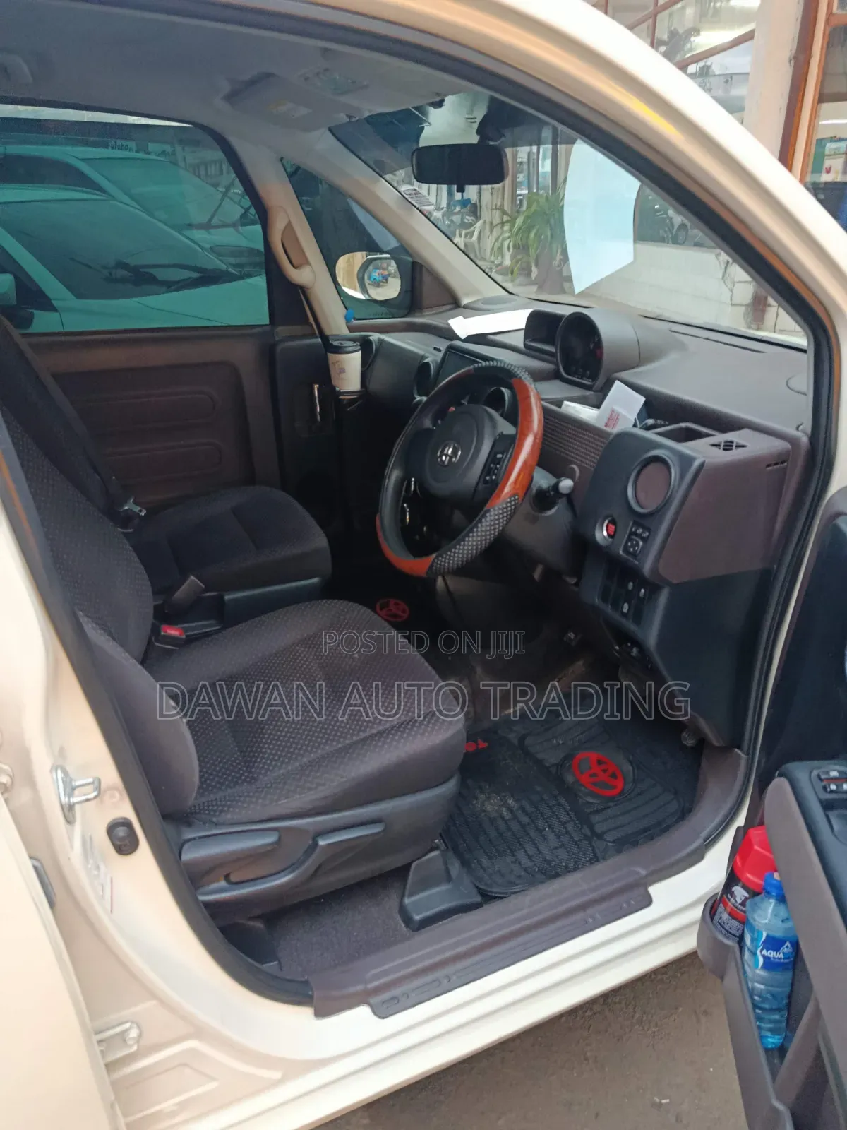 Toyota Porte 2015 Beige
