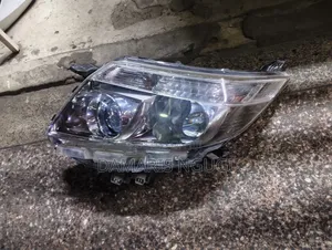 Noah Zr80 Xenon Headlight 2016/2017