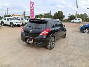 Nissan Tiida 2010 Black