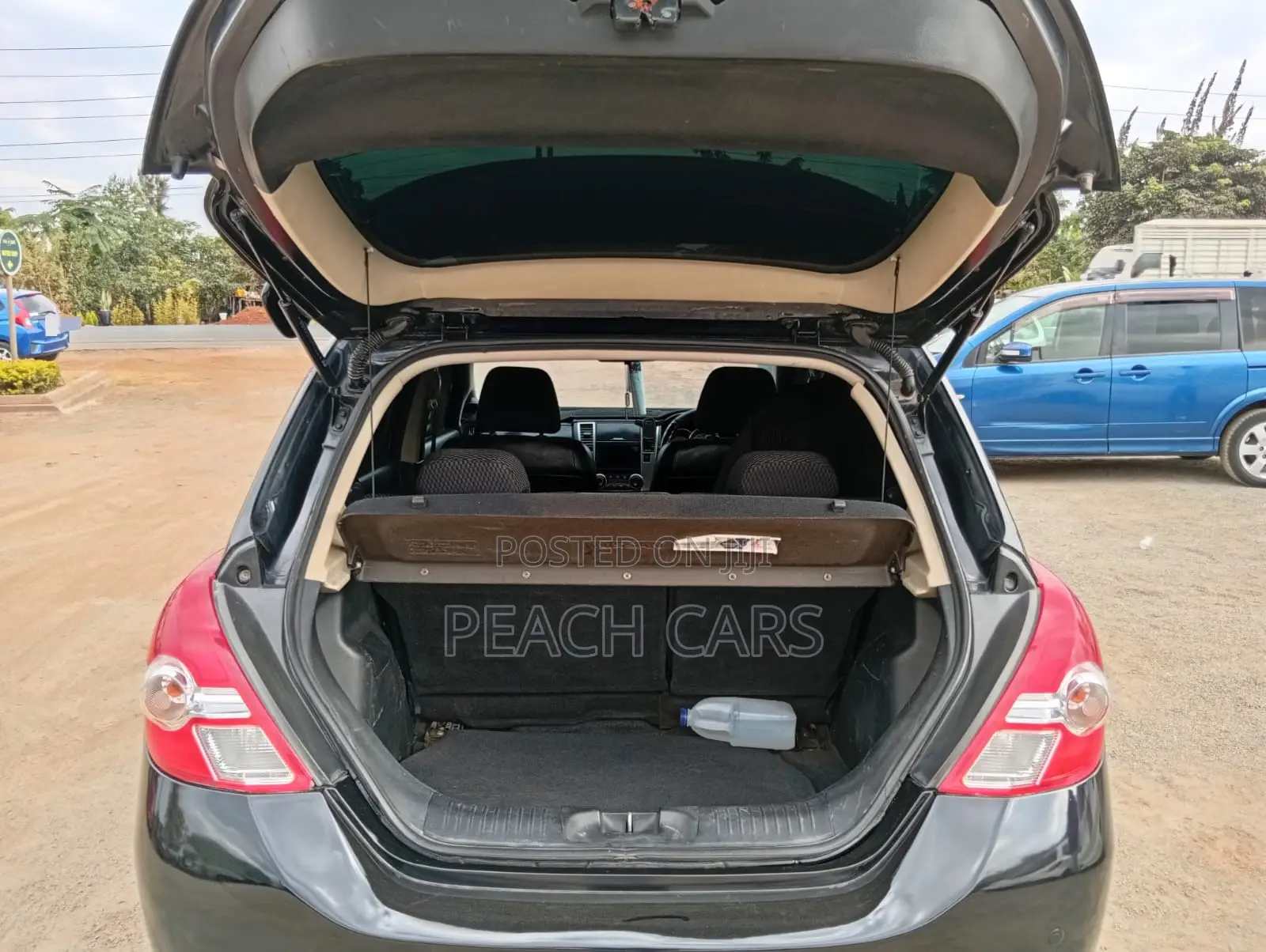 Nissan Tiida 2010 Black
