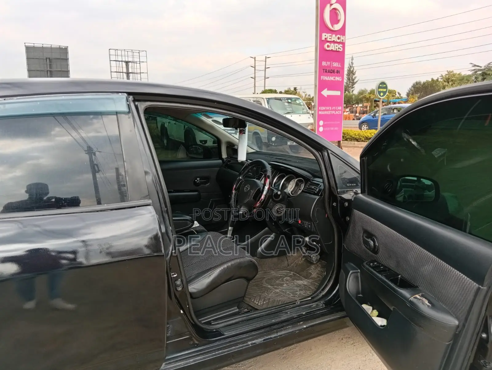 Nissan Tiida 2010 Black