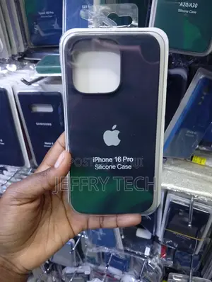 Silicone Case Designed for the iPhone 16 Pro in Retail