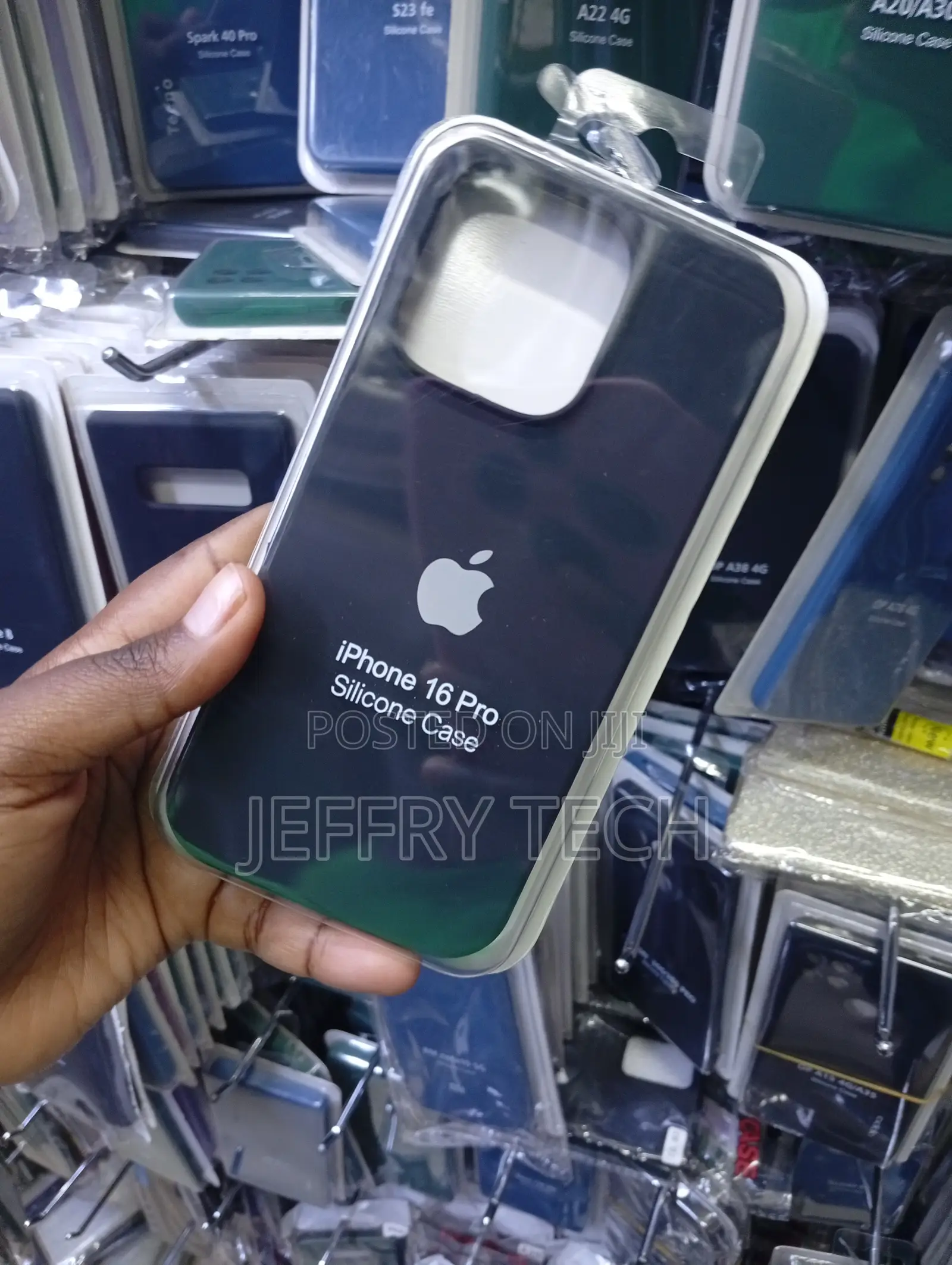 Silicone Case Designed for the iPhone 16 Pro in Retail