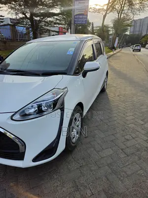 Toyota Sienta 1.5 FWD 2019 White