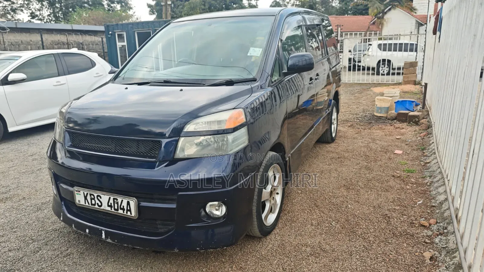 Toyota Voxy 2005 Blue