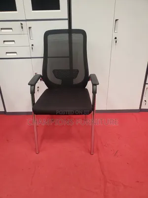 Black Mesh Visitors Chair With Contour Legs