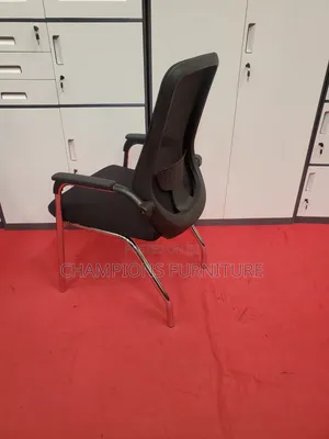 Black Mesh Visitors Chair With Contour Legs