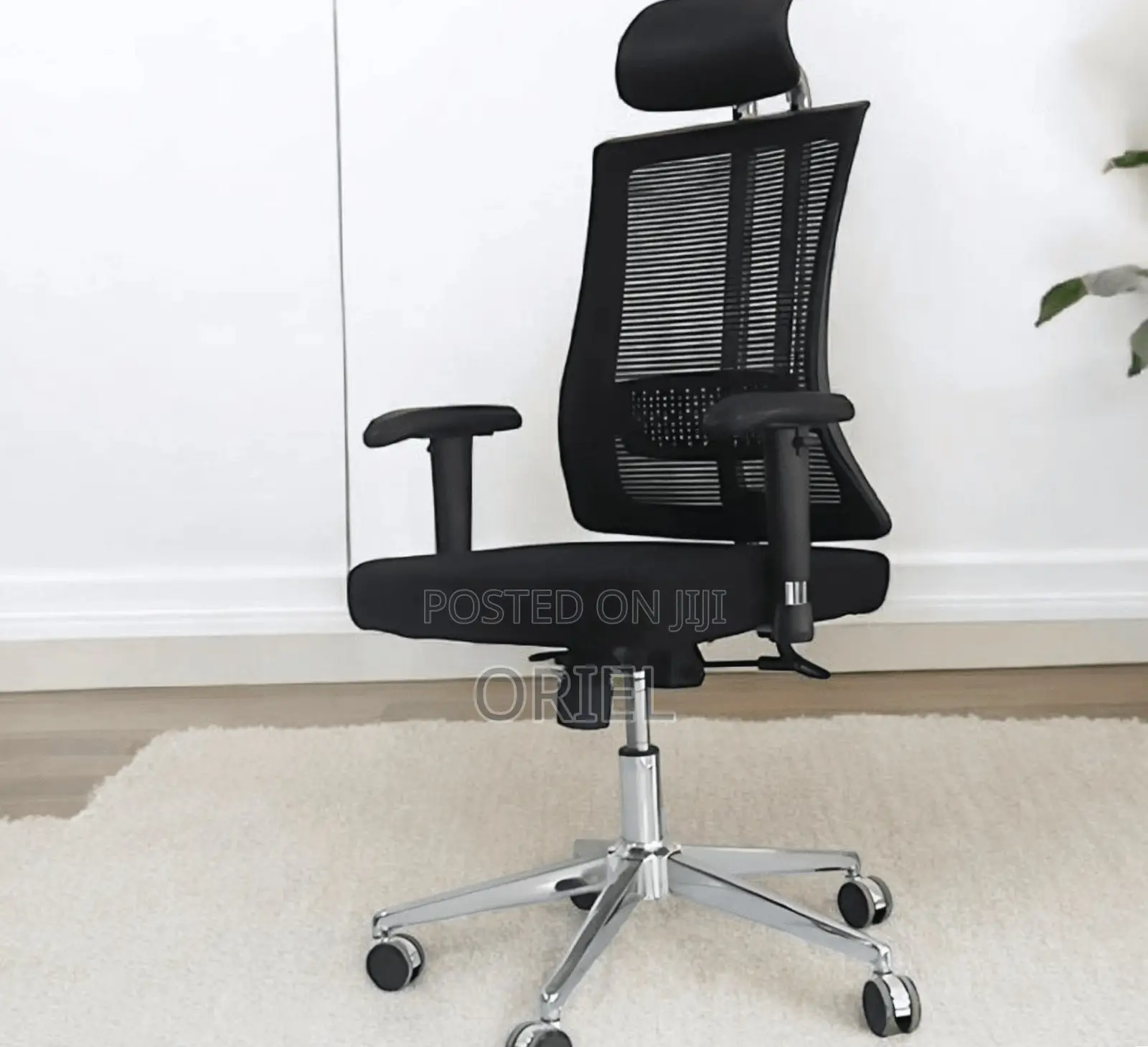 Office Chair : Ergonomic and Adjustable Office Chair