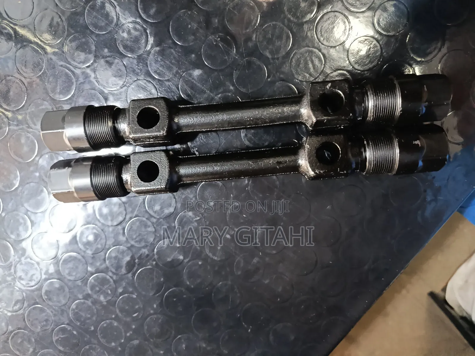 Upper Link Shaft for Hilux YN