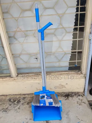Standing Dustpan