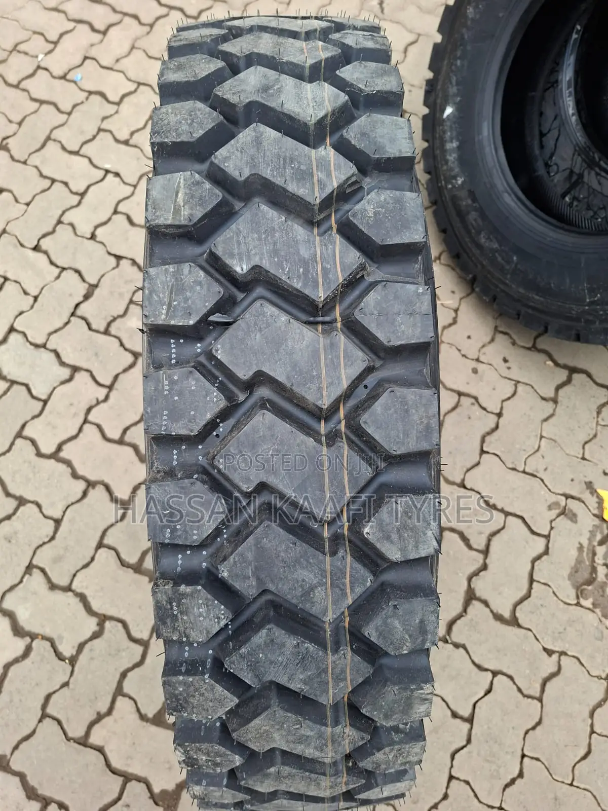 11R22.5 Kapsen Tyre HS17 Diff
