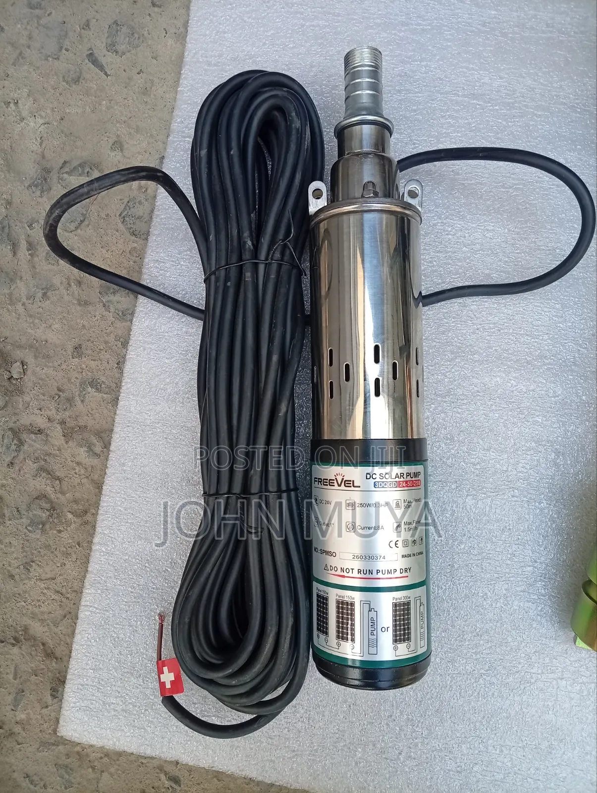 Solar-Powered Water Lifting Machine/Borehole Pump