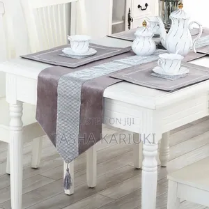 6pcs Table Mats and 1pc Table Runner