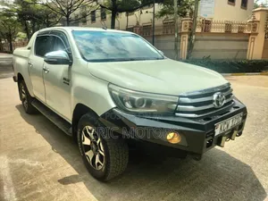 Toyota Hilux 2016 Pearl
