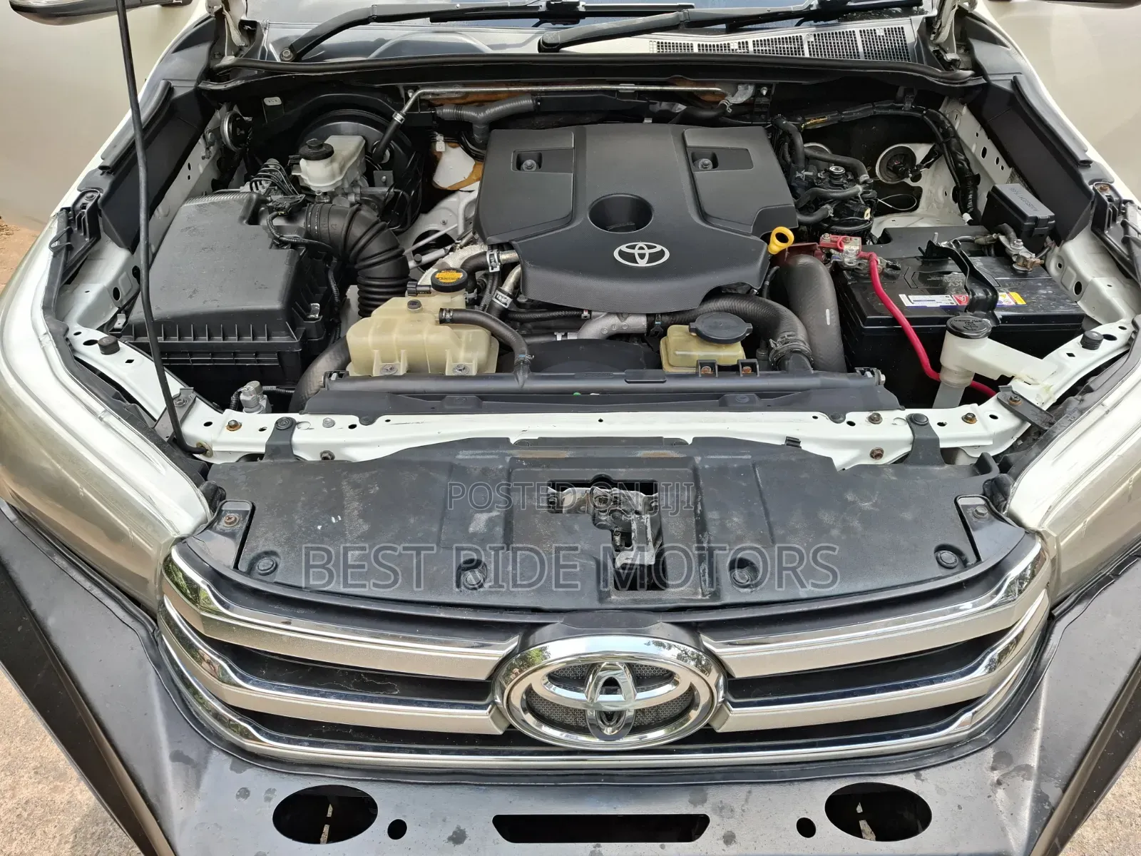 Toyota Hilux Revo Double Cab Deisel 2.8 AWD 2016 Pearl