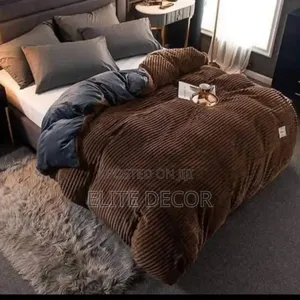 Luxurious Velvet Duvet Set 6×7 – 4-Piece Bedding Set