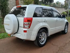 Suzuki Escudo 2009 White