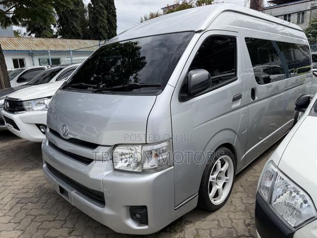 Toyota HiAce 2019 Silver