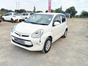 Daihatsu Boon 2015 White