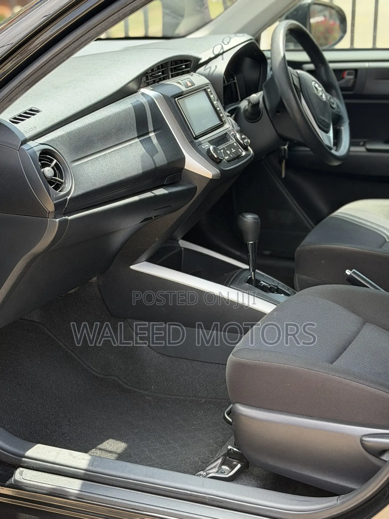 Toyota Corolla Fielder 1.5 Hybrid FWD 2019 Black