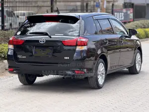 Toyota Corolla Fielder 1.5 Hybrid FWD 2019 Black
