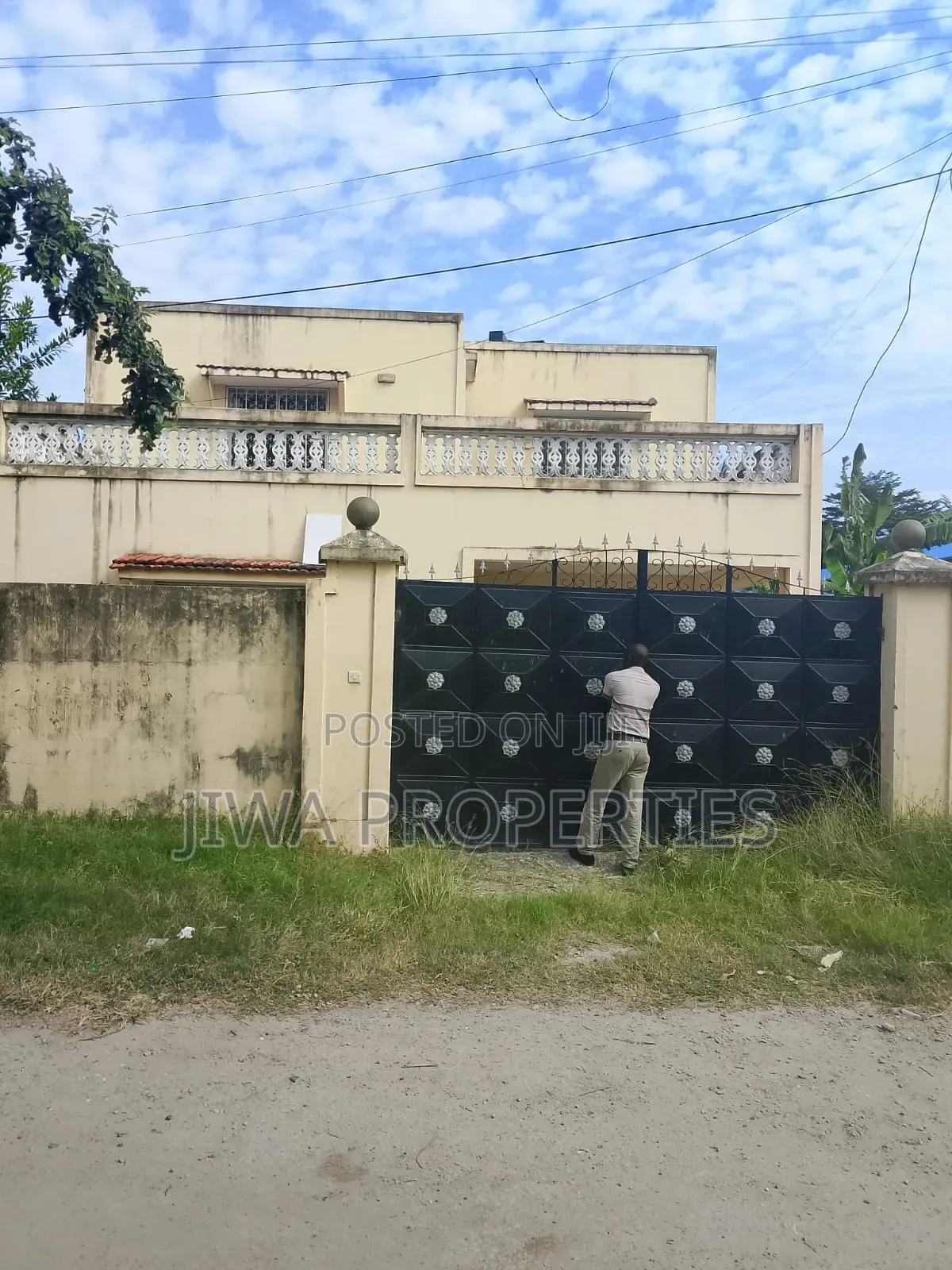 4bdrm Maisonette in Nairobi Estate, Mtambo for rent