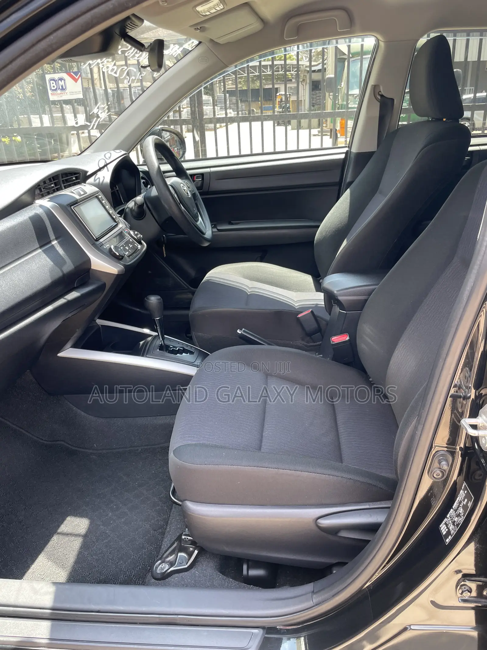 Toyota Corolla Fielder 1.5 Hybrid FWD 2019 Black