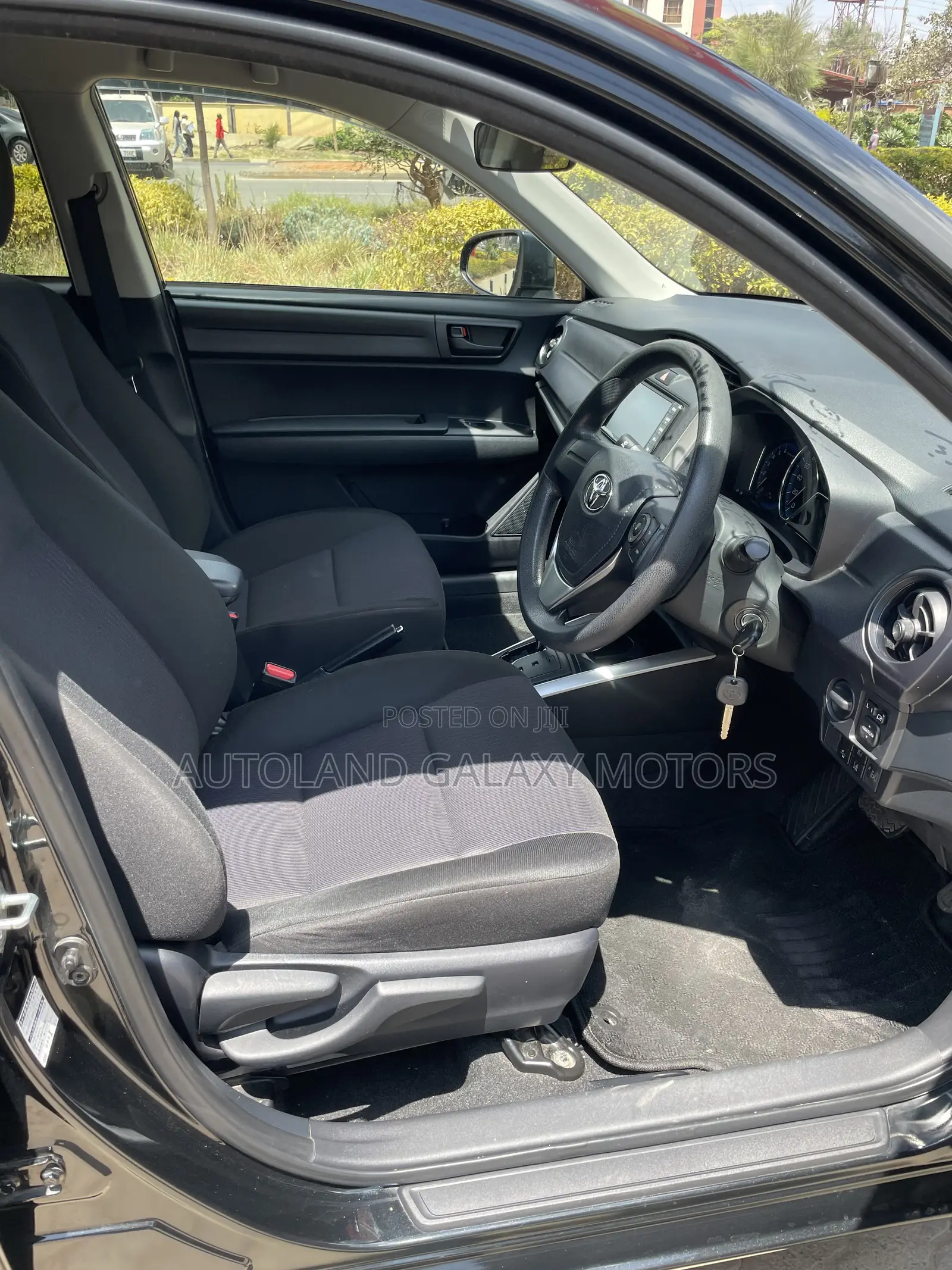 Toyota Corolla Fielder 1.5 Hybrid FWD 2019 Black
