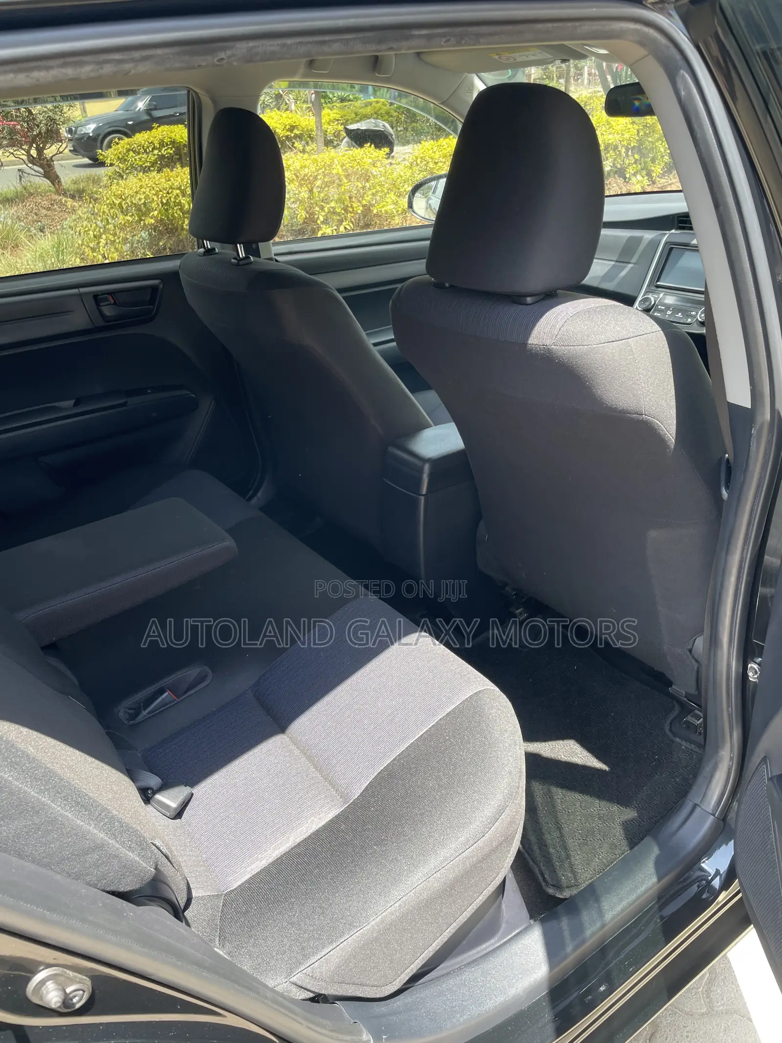 Toyota Corolla Fielder 1.5 Hybrid FWD 2019 Black