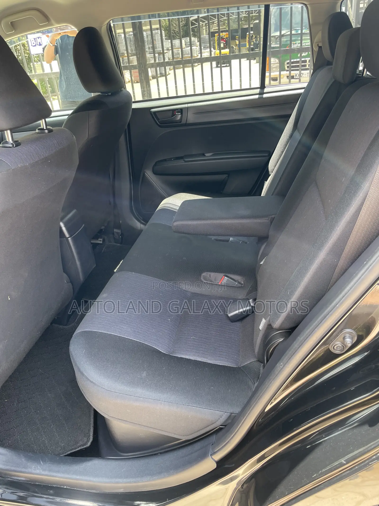 Toyota Corolla Fielder 1.5 Hybrid FWD 2019 Black