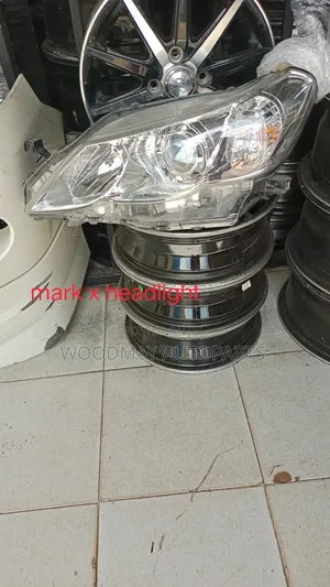 Toyota Mark X 2010 Headlight