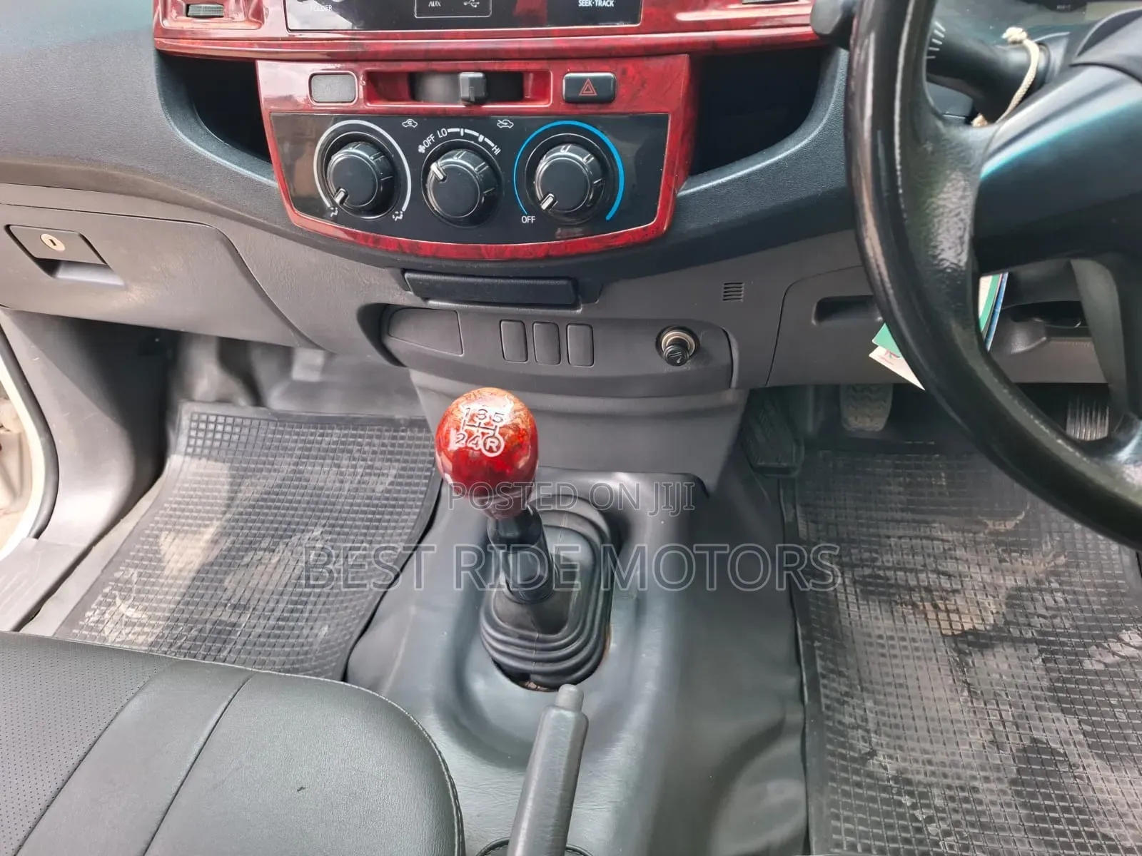 Toyota Hilux 2015 Pearl
